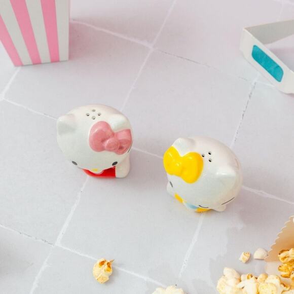 Hello kitty ceramic salt and pepper shaker set NEW never opened dinner ware - Picture 3 of 8